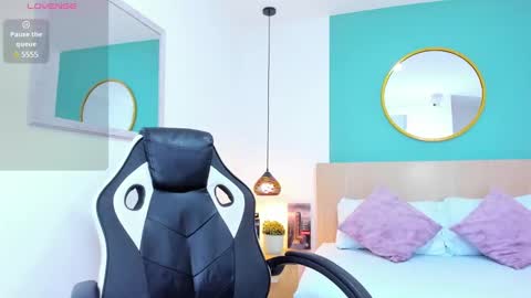 E L I S S A online show from February 14, 2025, 2:07 am