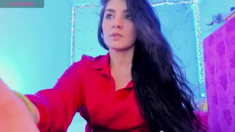 E L I S S A online show from November 30, 2025, 8:46 pm