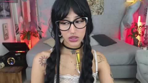 Elissecinnamon online show from May 24, 2026, 10:04 pm