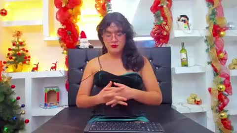 elith_berry69_ online show from December 15, 2024, 9:09 pm