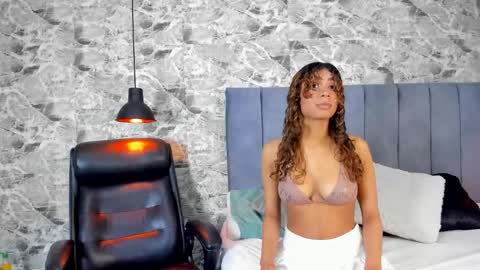 eliza_monroe online show from March 26, 2026, 4:18 am