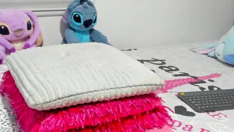 Snapshot of elizabeth_18_ chatting on January 18, 2026, 3:43 am ELIZA online show from January 18, 2026, 3:43 am