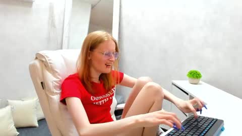 Snapshot of elizabeth_harpper chatting on March 5, 2025, 12:00 pm Elizabeth online show from March 5, 2025, 12:00 pm