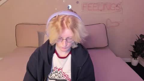 Snapshot of elizabeth_harpper chatting on September 10, 2025, 1:05 am Elizabeth online show from September 10, 2025, 1:05 am