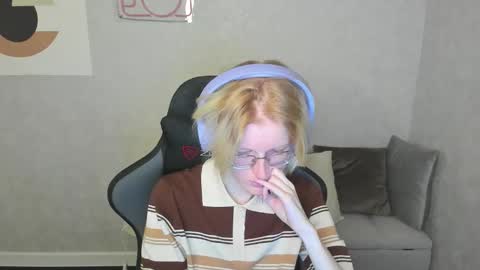 Snapshot of elizabeth_harpper chatting on September 20, 2025, 1:28 am Elizabeth online show from September 20, 2025, 1:28 am