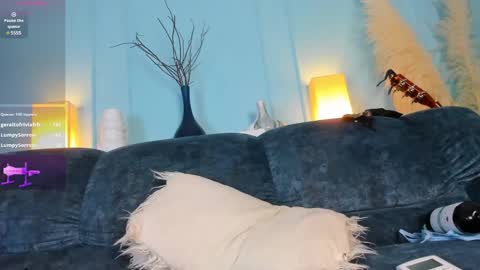 Snapshot of elizabeth_vonsweet chatting on March 1, 2025, 2:04 am Eli online show from March 1, 2025, 2:04 am