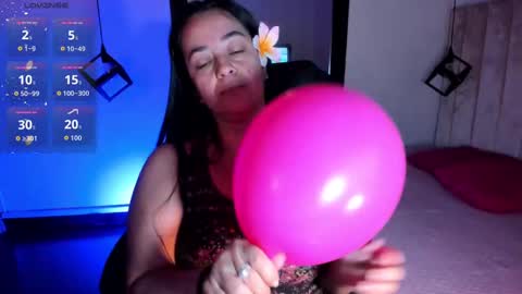 Snapshot of elizabethevan_ chatting on November 21, 2025, 1:54 pm Lucia Vonne online show from November 21, 2025, 1:54 pm