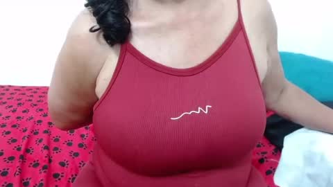 ElizabethMiler online show from June 14, 2026, 2:46 am
