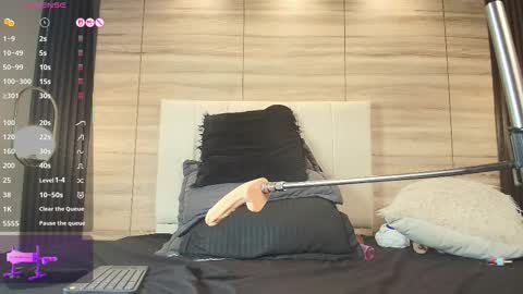 elizbeth_777 online show from March 12, 2026, 3:23 am