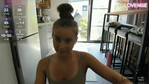 Eliz                               online show from April 15, 2026, 12:01 pm