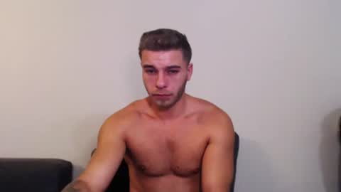 elkafit28 online show from October 26, 2025, 10:15 pm