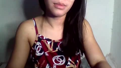 ella_babe25 online show from April 4, 2026, 7:22 pm