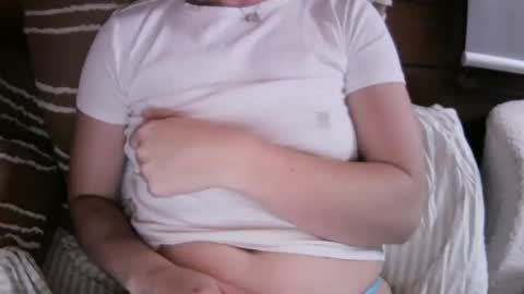 Snapshot of ella_girlnextdoor chatting on February 17, 2025, 11:02 am Ella - Girl Next Door online show from February 17, 2025, 11:02 am