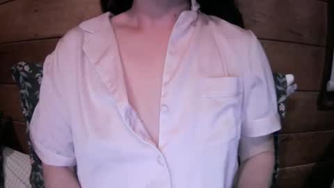 Snapshot of ella_girlnextdoor chatting on September 13, 2025, 11:10 am Ella - Girl Next Door online show from September 13, 2025, 11:10 am