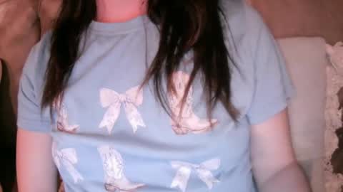 Snapshot of ella_girlnextdoor chatting on September 16, 2025, 10:49 am Ella - Girl Next Door online show from September 16, 2025, 10:49 am