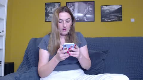 Snapshot of ella_max_live chatting on February 8, 2025, 6:22 am Ella  Max online show from February 8, 2025, 6:22 am