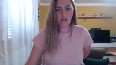 Snapshot of ella_max_live chatting on March 10, 2025, 8:04 am Ella  Max online show from March 10, 2025, 8:04 am