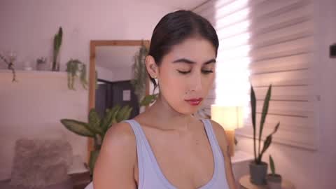 ELLA OWEN online show from April 16, 2026, 3:57 pm