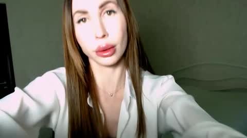 Snapshot of ella_sea chatting on September 9, 2025, 8:14 am Ella online show from September 9, 2025, 8:14 am