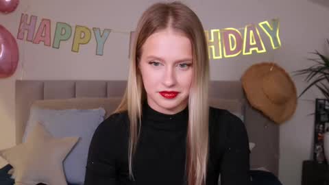 Ella online show from March 1, 2025, 7:37 pm