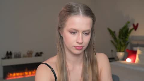 Ella online show from April 17, 2026, 6:55 pm