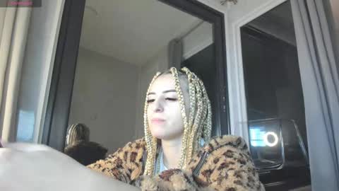 Snapshot of ella_vee chatting on October 26, 2025, 4:07 am ella_vee online show from October 26, 2025, 4:07 am