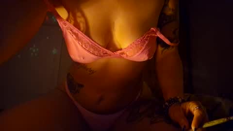 Snapshot of ellababy94 chatting on October 25, 2025, 7:08 pm ellababy94 online show from October 25, 2025, 7:08 pm