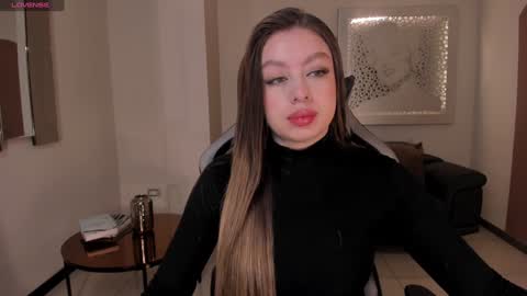 Snapshot of ellaclark chatting on January 5, 2025, 11:04 am EllaClark online show from January 5, 2025, 11:04 am
