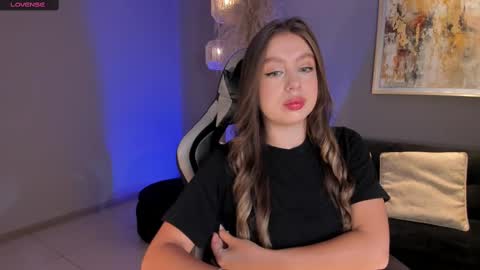 Snapshot of ellaclark chatting on March 3, 2025, 7:28 pm EllaClark online show from March 3, 2025, 7:28 pm