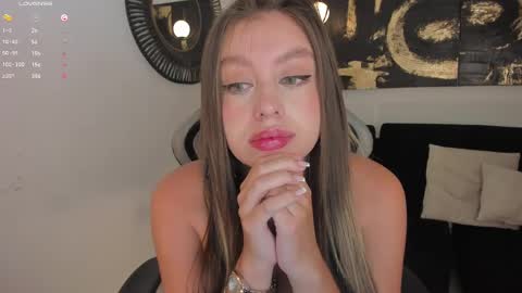 Snapshot of ellaclark chatting on March 11, 2025, 12:54 am EllaClark online show from March 11, 2025, 12:54 am