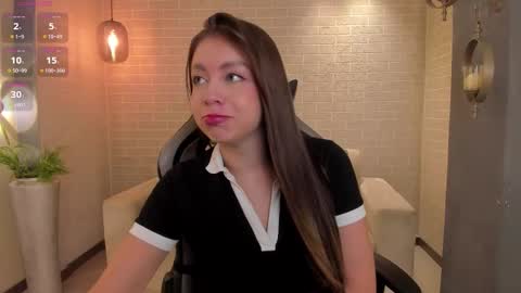 Snapshot of ellaclark chatting on October 21, 2025, 4:51 pm EllaClark online show from October 21, 2025, 4:51 pm