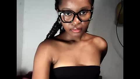 ellah245 online show from March 2, 2026, 11:00 pm