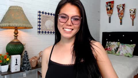 Snapshot of ellahollywood1818 chatting on December 30, 2024, 2:09 am CINDERELLA online show from December 30, 2024, 2:09 am