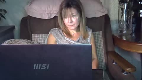 ellajohnsonx online show from October 25, 2025, 11:51 am