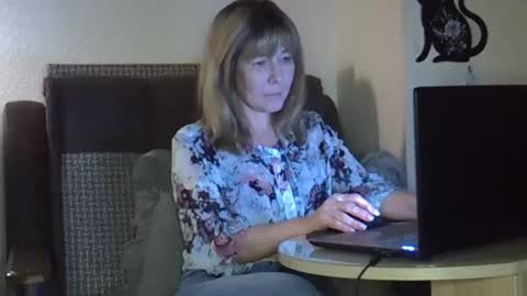 ellajohnsonx online show from March 7, 2026, 4:26 pm