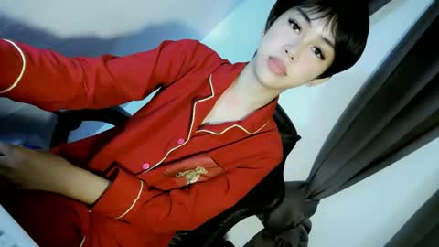 ella online show from April 14, 2026, 9:32 pm