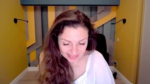 Snapshot of ellalongs chatting on February 19, 2025, 4:22 pm EllaLongs online show from February 19, 2025, 4:22 pm