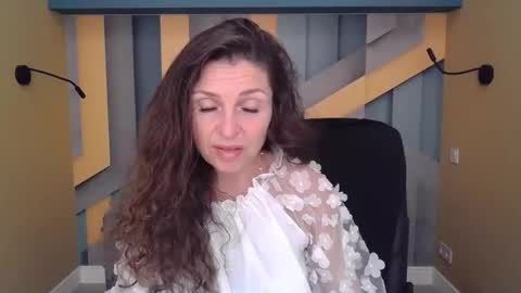 Snapshot of ellalongs chatting on September 16, 2025, 11:33 am EllaLongs online show from September 16, 2025, 11:33 am