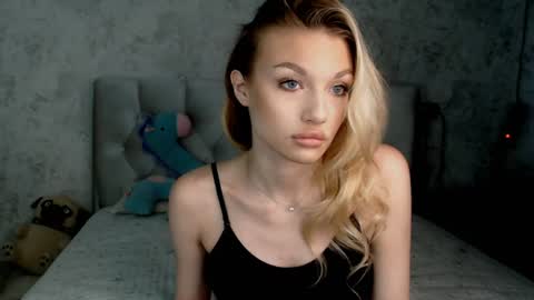 ellamilla online show from July 5, 2026, 2:35 pm