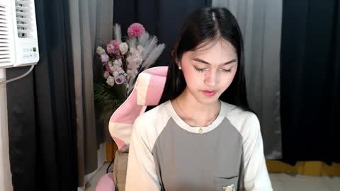 Snapshot of ellamiller69 chatting on April 1, 2026, 6:05 pm ELLA online show from April 1, 2026, 6:05 pm