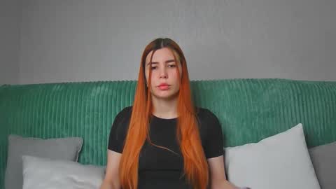 EllaNuar online show from February 26, 2026, 7:51 am