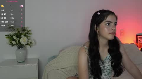 Snapshot of ellarose_xo chatting on May 28, 2026, 8:06 pm Ella Rose online show from May 28, 2026, 8:06 pm