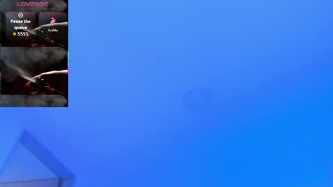 Snapshot of ellarosee_ chatting on April 17, 2026, 6:44 pm ellarosee_ online show from April 17, 2026, 6:44 pm