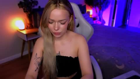 Ella online show from March 30, 2026, 5:41 am