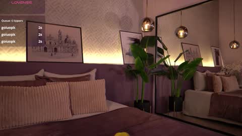 Elle Diane online show from November 14, 2025, 10:40 pm