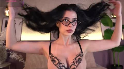 Elle Diane online show from April 13, 2026, 12:27 am