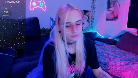 Ellie online show from November 2, 2025, 1:35 pm