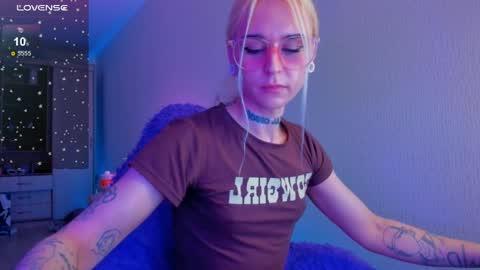 Ellie online show from April 10, 2026, 4:12 pm