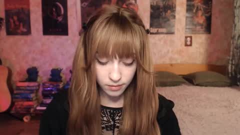 ellie_friendly online show from March 19, 2026, 11:20 pm