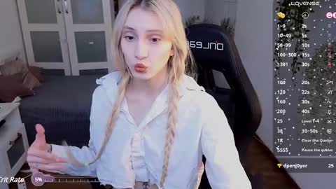 Snapshot of elliefrost chatting on February 28, 2025, 9:23 pm elliefrost online show from February 28, 2025, 9:23 pm